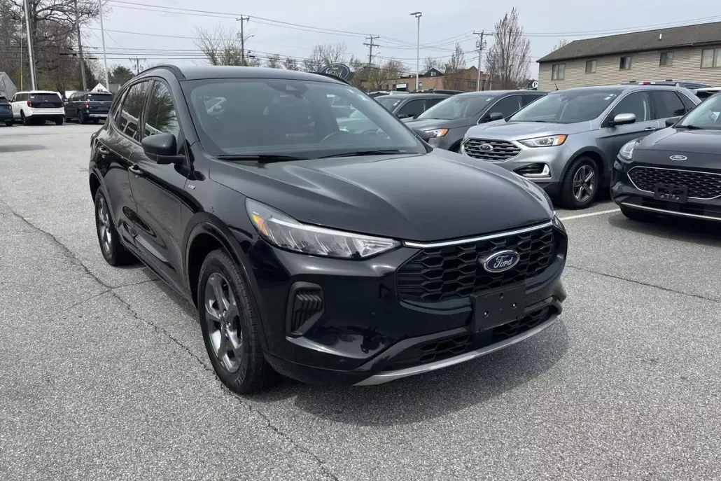 2023 Ford Escape ST-Line photo 1