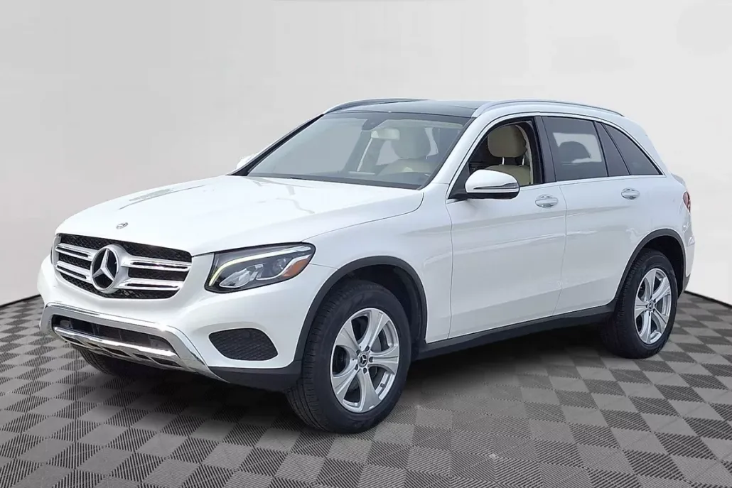 2018 Mercedes Benz GLC 300 4MATIC photo 1