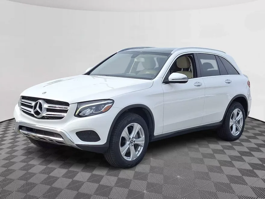 2018 Mercedes Benz GLC 300 4MATIC photo 1