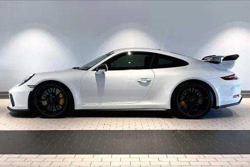 2018 Porsche 911 GT3 Coupe photo 2