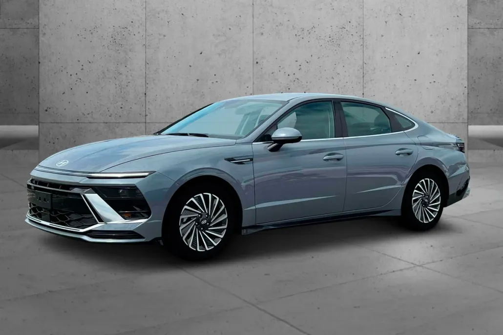 2025 Hyundai Sonata Hybrid SEL photo 1