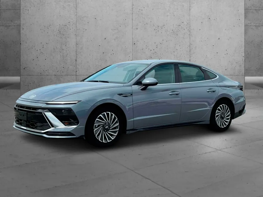 2025 Hyundai Sonata Hybrid SEL photo 1