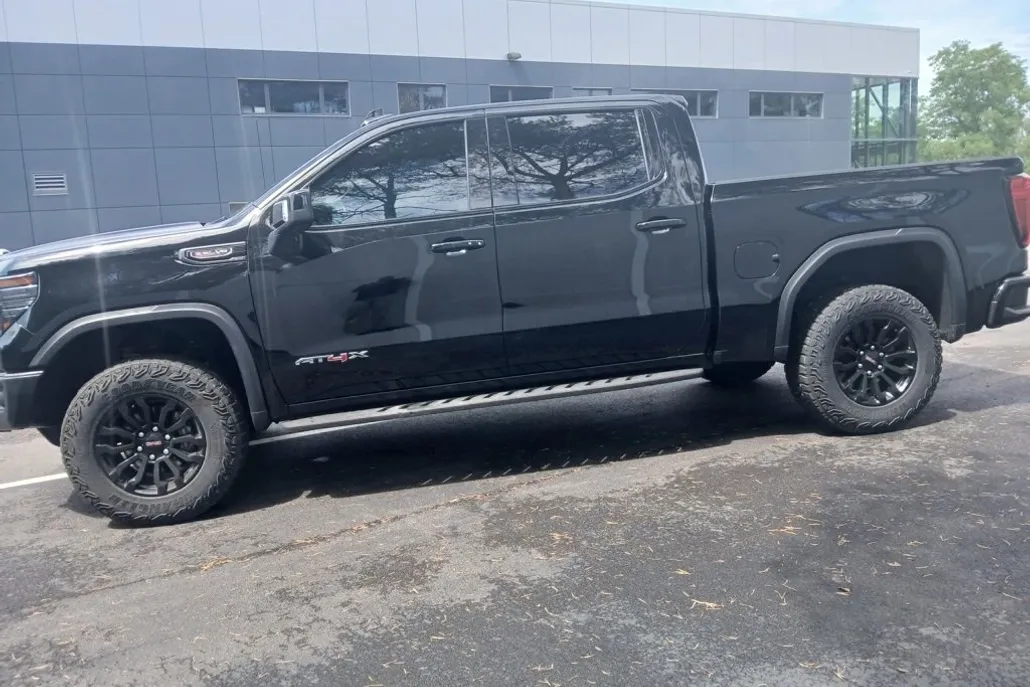 2023 Gmc Sierra 1500 AT4X photo 1