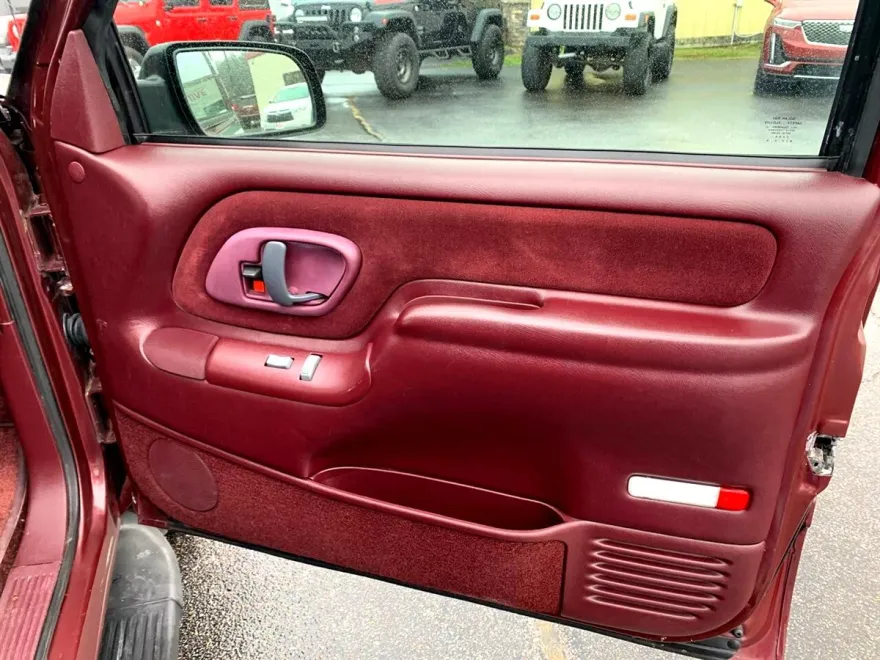1998 Gmc Yukon photo 19