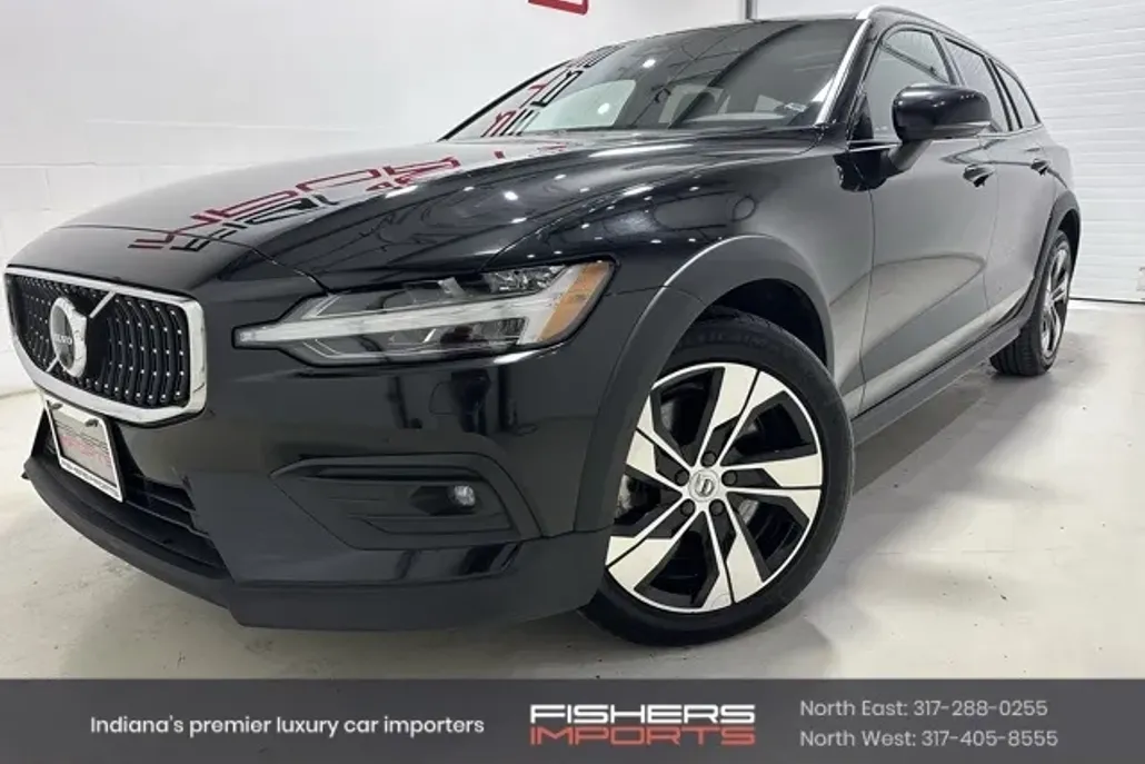 2023 Volvo V60 Cross Country B5 Plus photo 1
