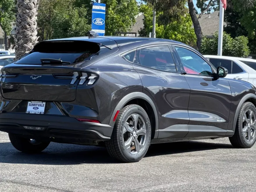 2022 Ford Mustang Mach-E Select photo 1