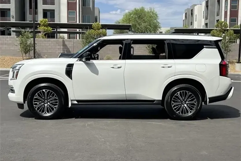2026 Nissan Armada SL photo 1