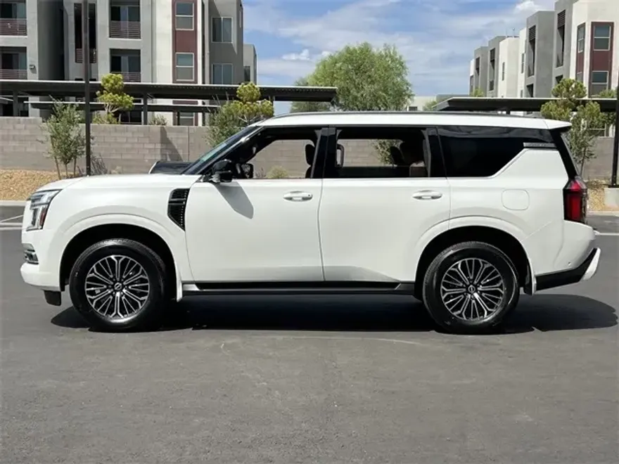 2026 Nissan Armada SL photo 1