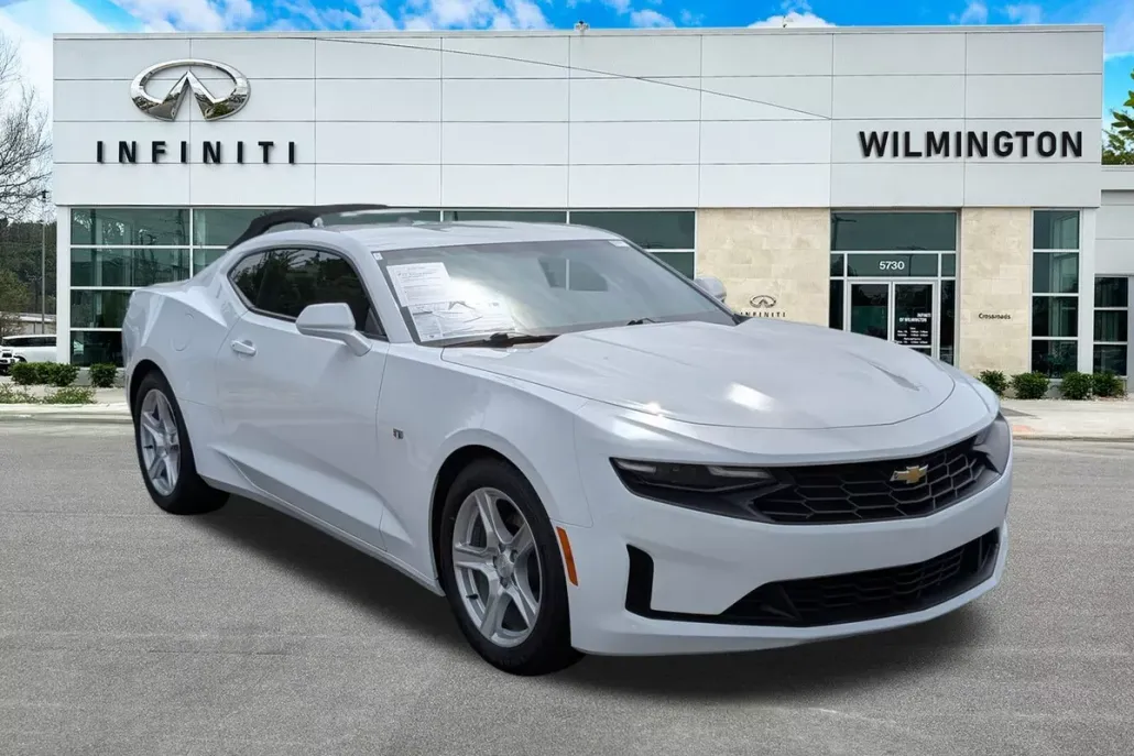 2023 Chevrolet Camaro 1LT photo 1