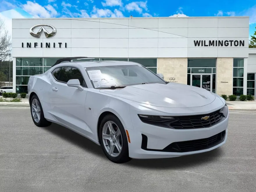 2023 Chevrolet Camaro 1LT photo 1