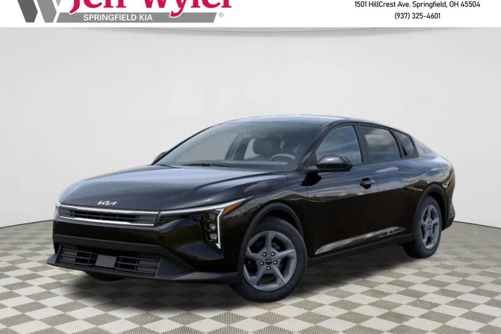 2025 Kia K4 LXS photo 1