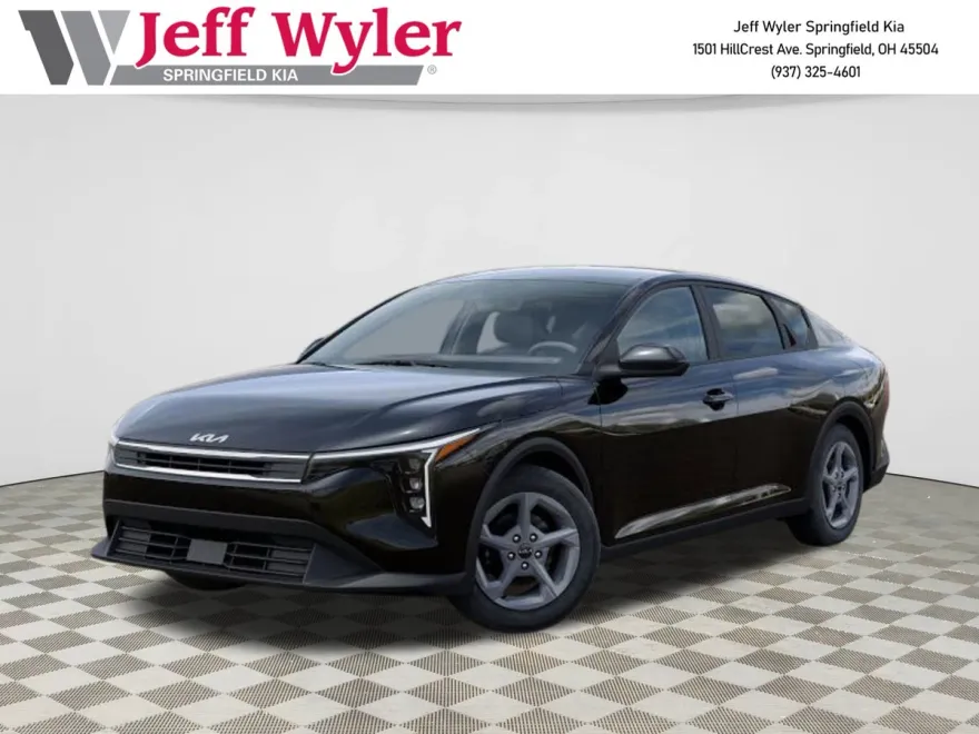 2025 Kia K4 LXS photo 1