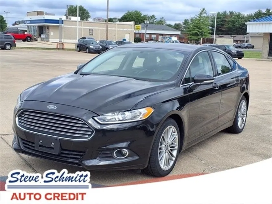 2015 Ford Fusion SE photo 1