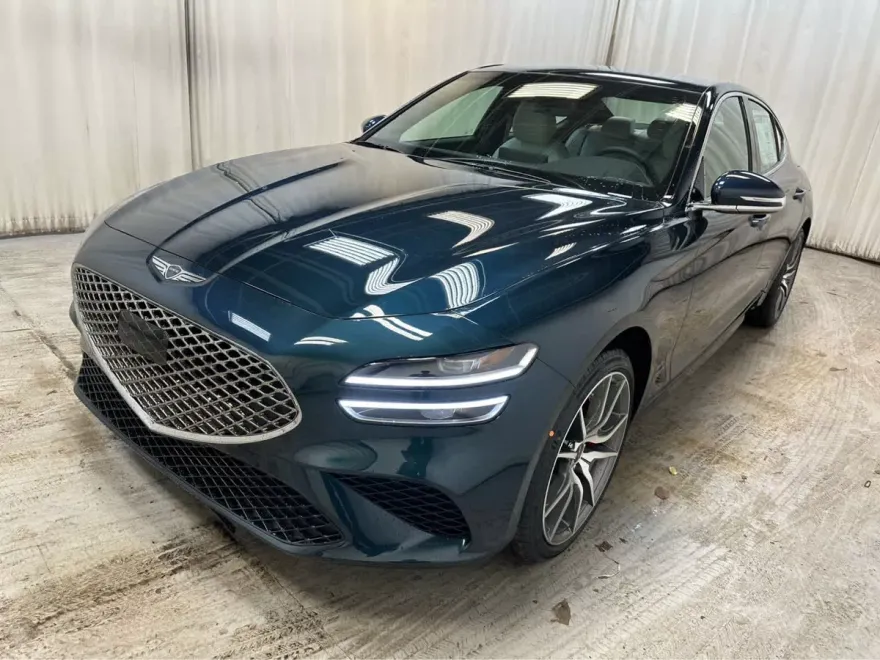 2025 Genesis G70 2.5T photo 3