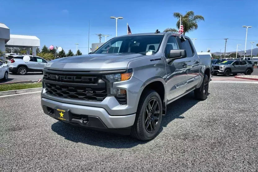 2023 Chevrolet Silverado 1500 Custom photo 1