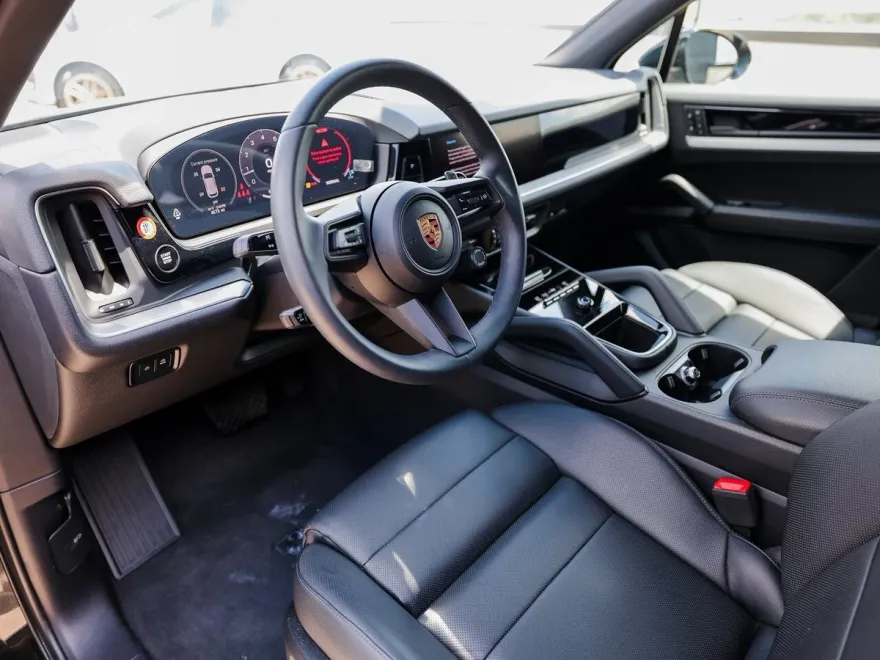 2025 Porsche Cayenne Base photo 1
