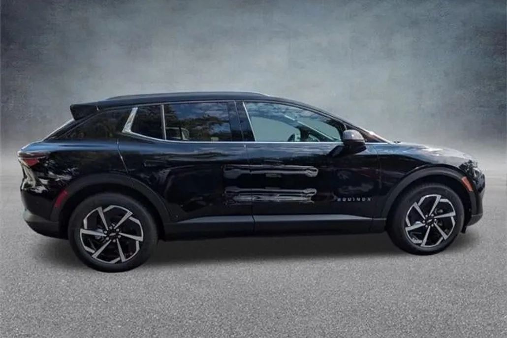 2026 Chevrolet Equinox EV 1LT photo 1