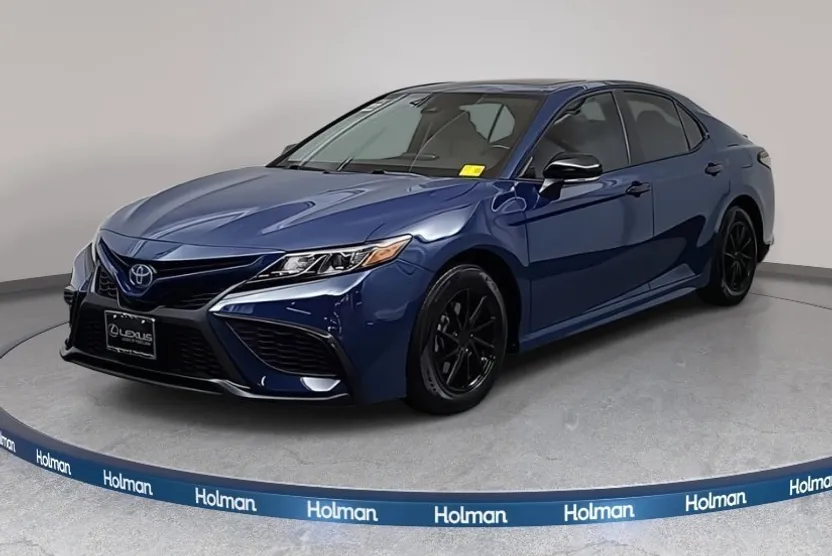 2023 Toyota Camry Hybrid SE photo 1