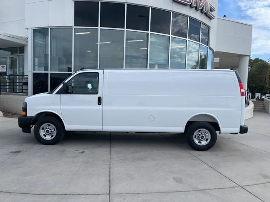 2025 Gmc Savana Cargo 3500 photo 1