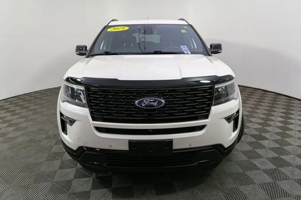 2019 Ford Explorer Sport photo 1