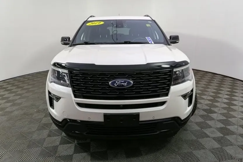 2019 Ford Explorer Sport photo 1