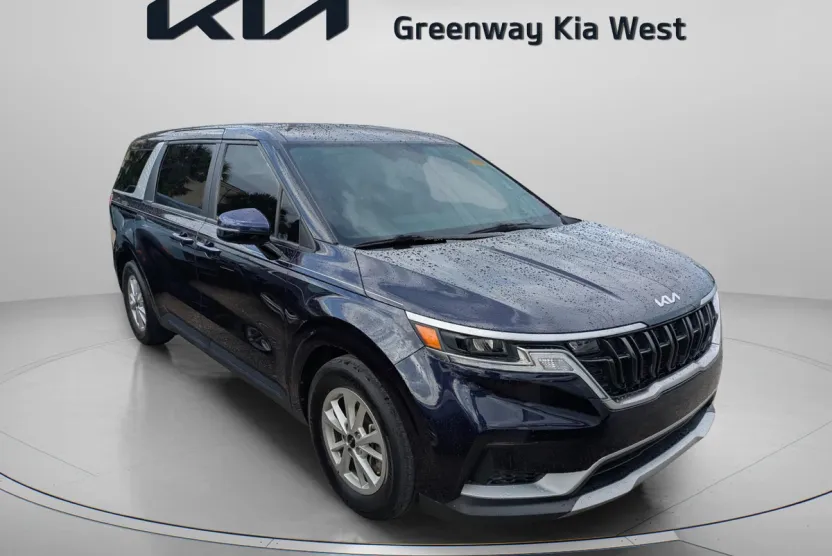 2024 Kia Carnival LX photo 1
