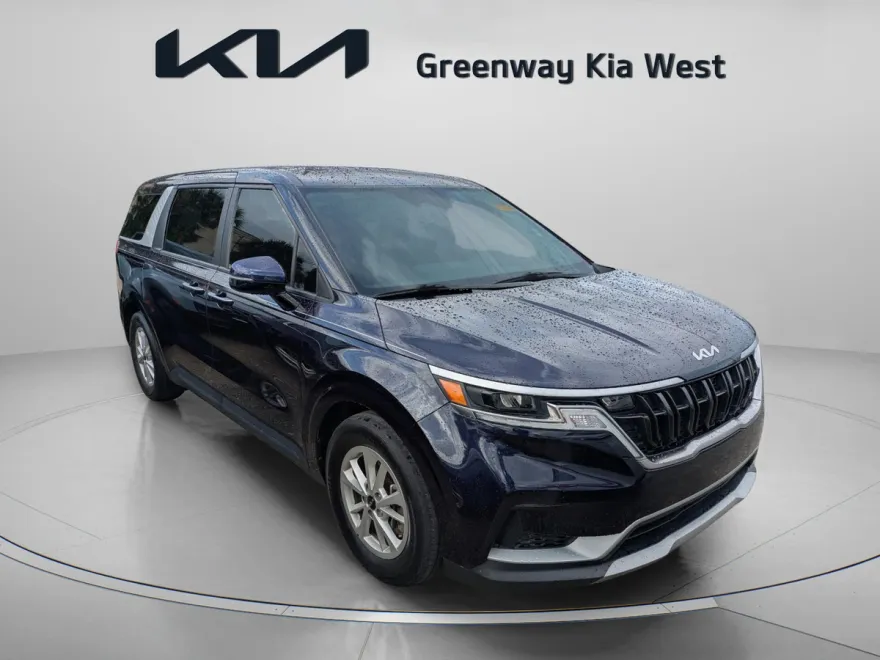 2024 Kia Carnival LX photo 1