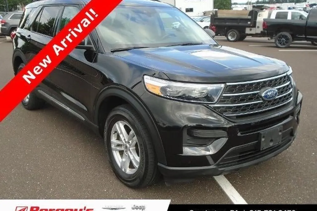 2022 Ford Explorer XLT photo 1