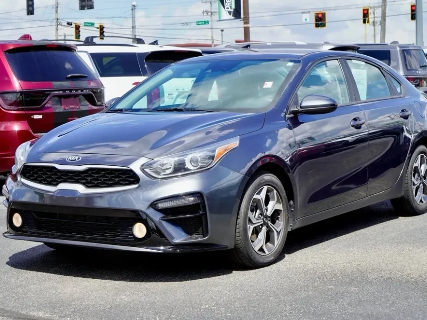 2021 Kia Forte LXS photo 1