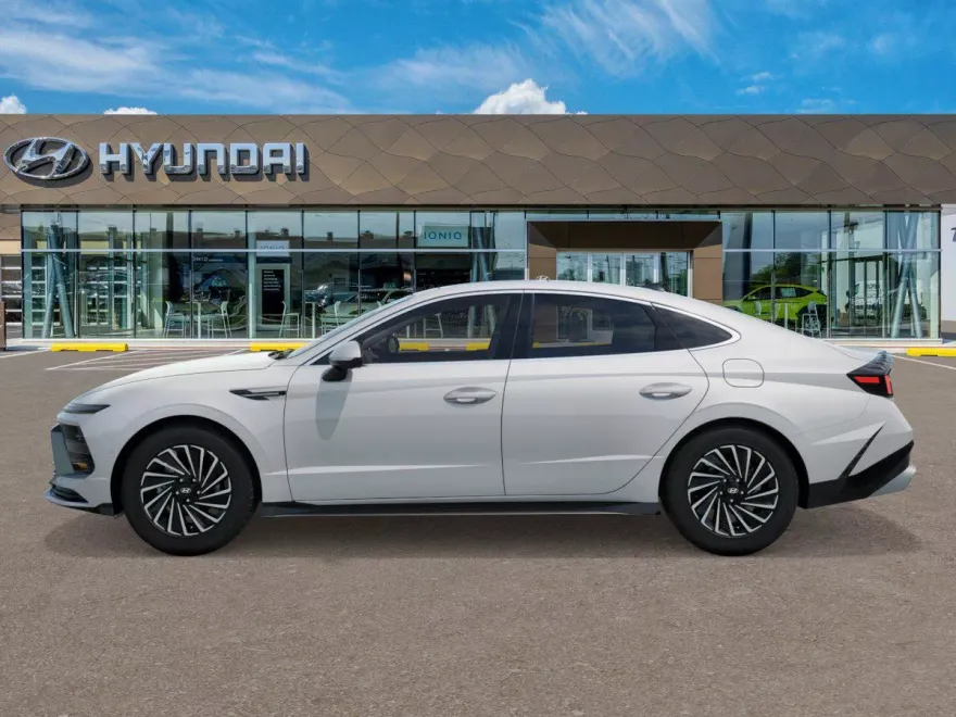 2026 Hyundai Sonata Hybrid Limited photo 1