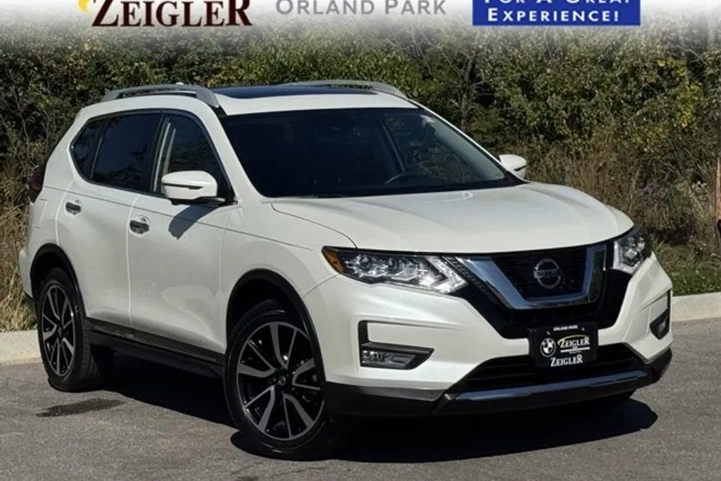 2019 Nissan Rogue SL photo 1