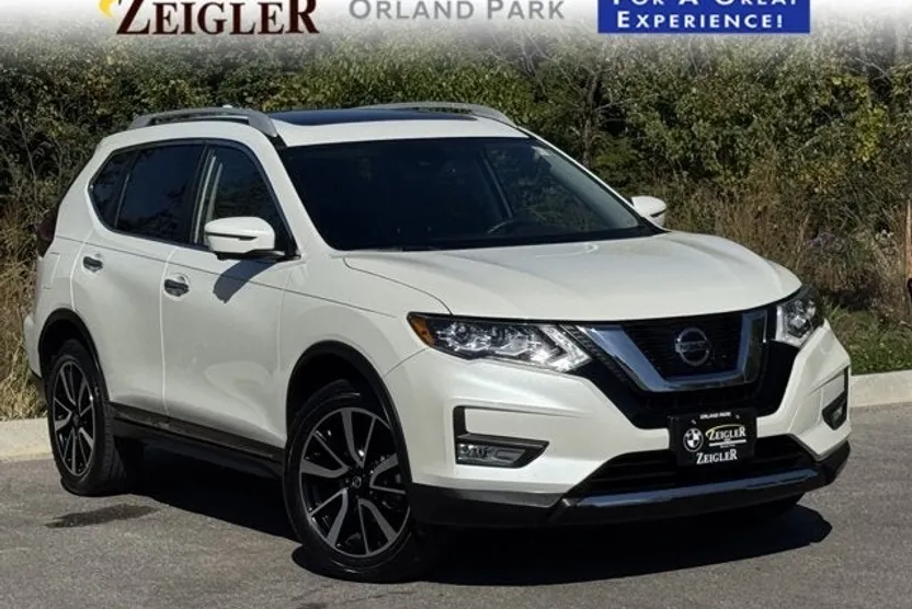 2019 Nissan Rogue SL photo 1