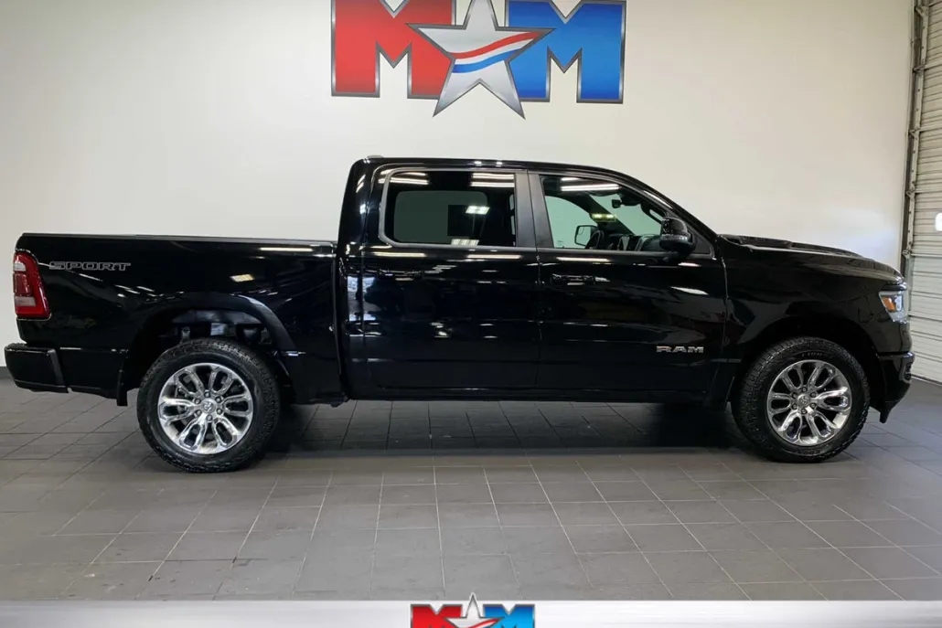 2023 Ram 1500 Laramie photo 1