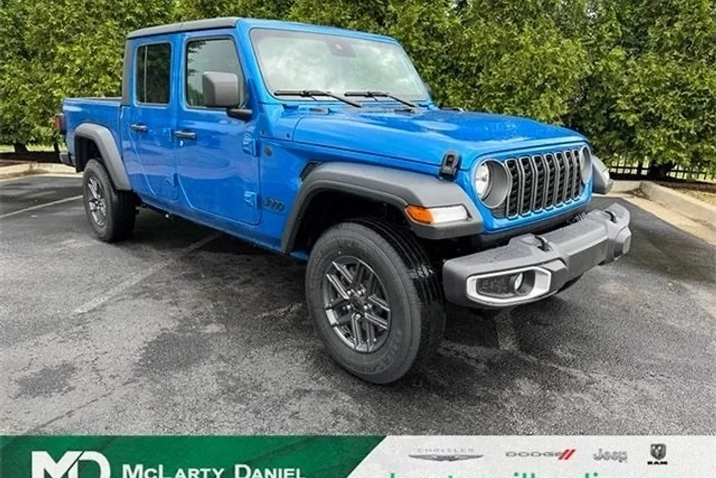 2025 Jeep Gladiator Sport S photo 1