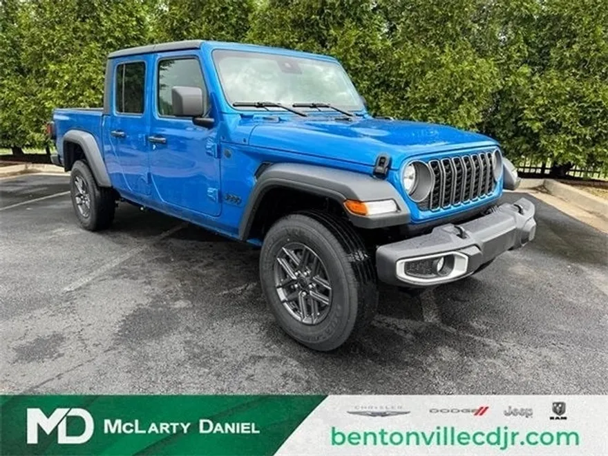2025 Jeep Gladiator Sport S photo 1
