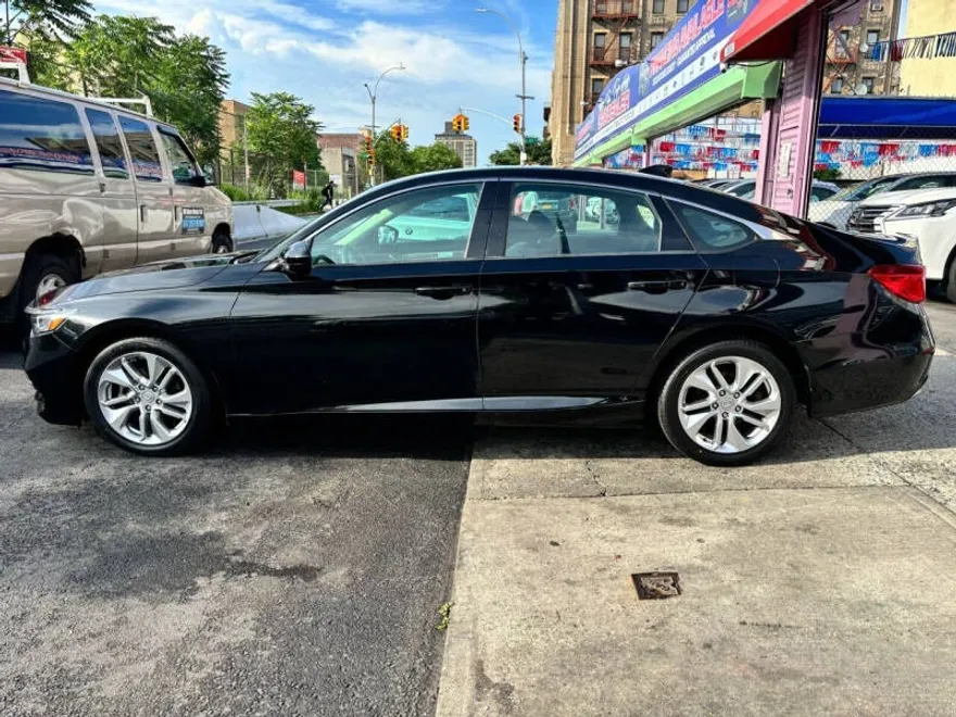2018 Honda Accord LX photo 1