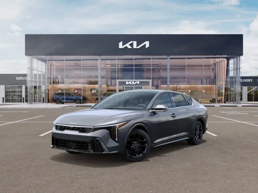 2025 Kia K4 GT-Line Turbo photo 1