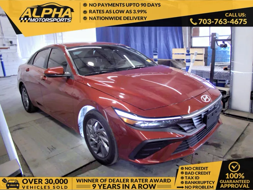 2024 Hyundai Elantra SEL photo 1