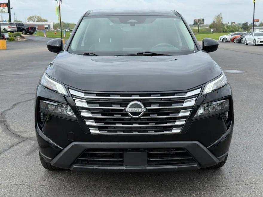 2024 Nissan Rogue SV AWD photo 1