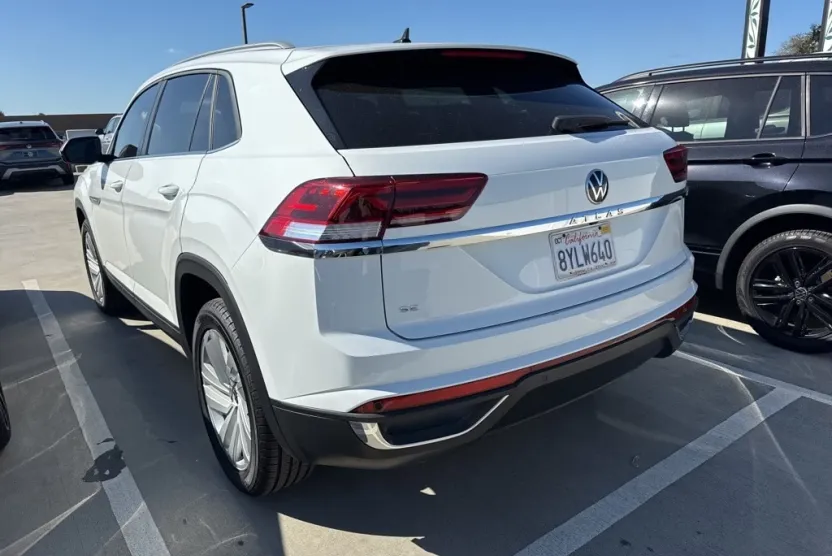 2021 Volkswagen Atlas Cross Sport SE Technology photo 1