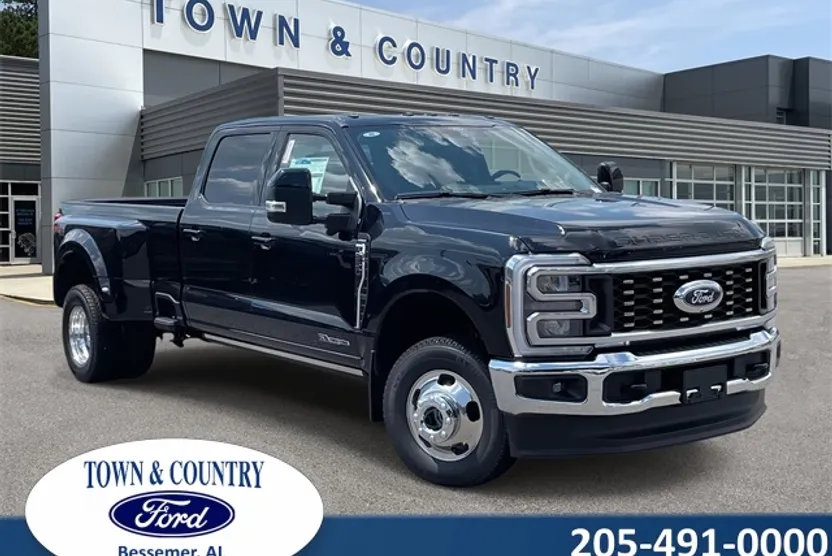 2025 Ford F-350 Lariat photo 1