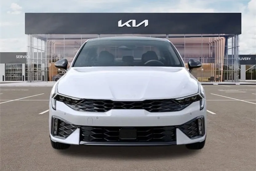 2025 Kia K5 GT-Line photo 1
