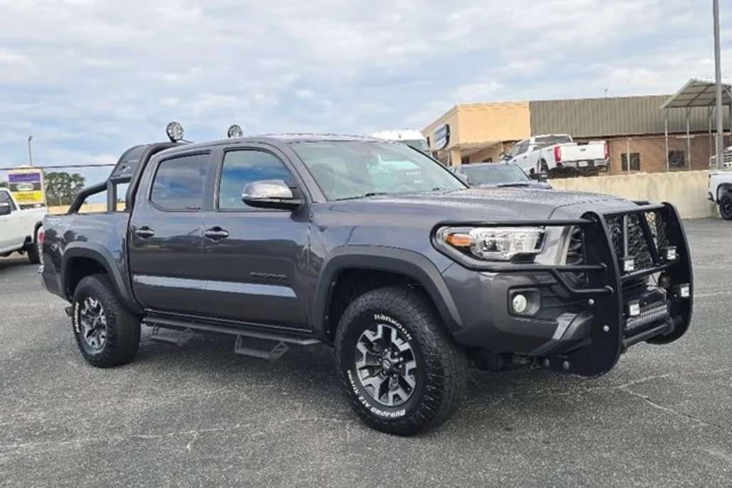 2021 Toyota Tacoma TRD Off-Road photo 1