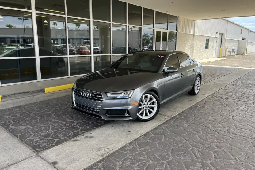 2019 Audi A4 2.0T Premium photo 1