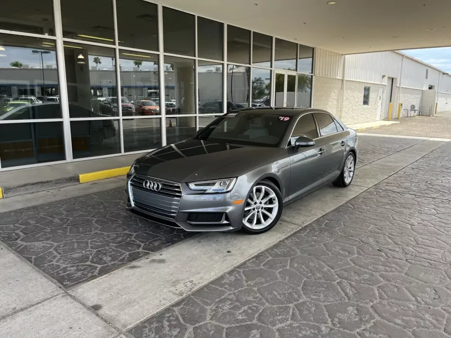 2019 Audi A4 2.0T Premium photo 1