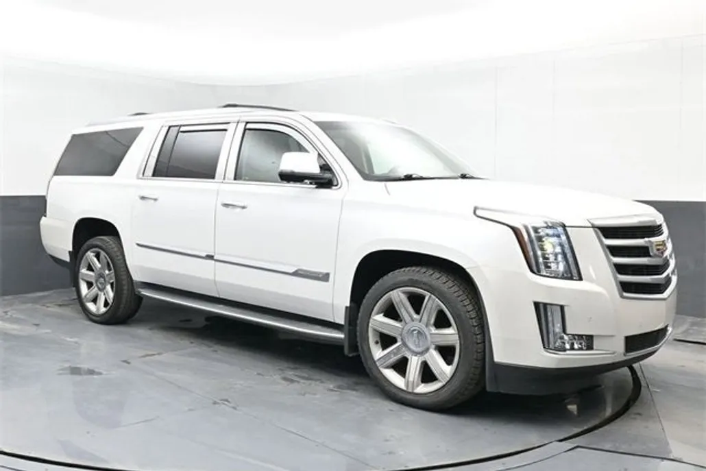 2016 Cadillac Escalade ESV Luxury photo 1