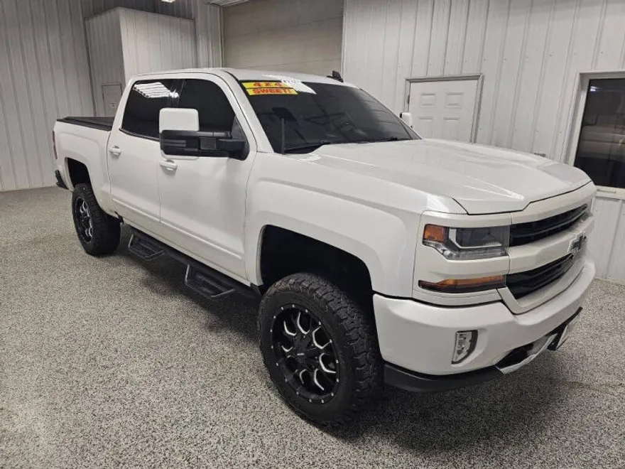 2018 Chevrolet Silverado 1500 LT photo 1