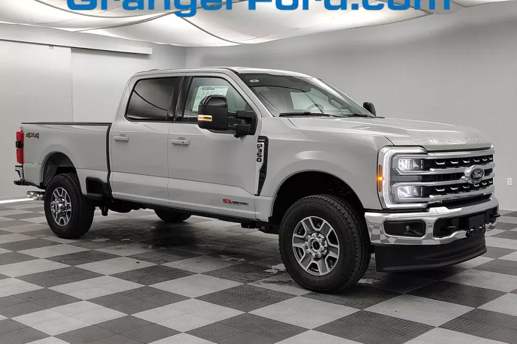 2025 Ford F-350 Lariat photo 1