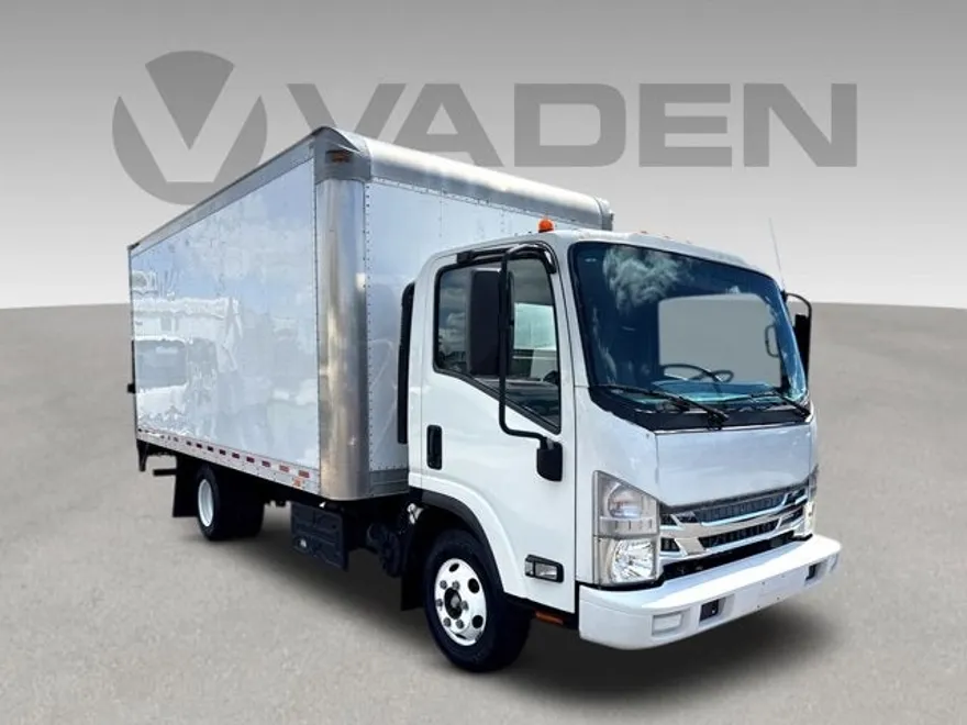 2017 Isuzu NPR photo 1
