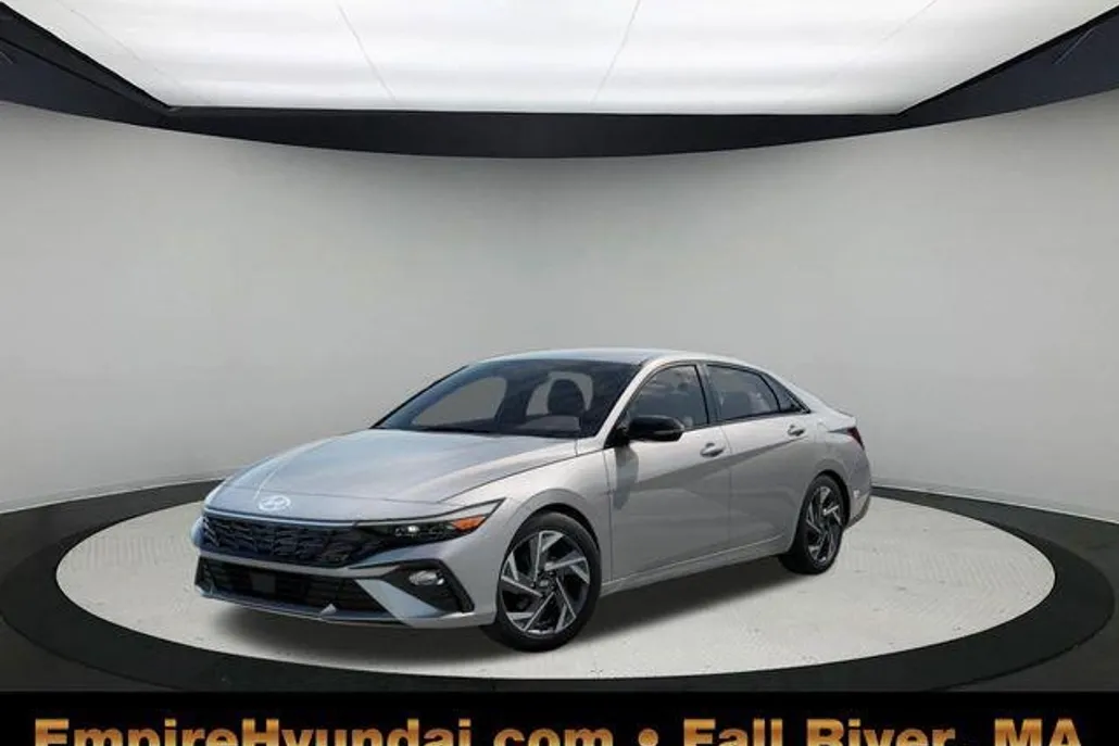 2025 Hyundai Elantra SEL Sport photo 1